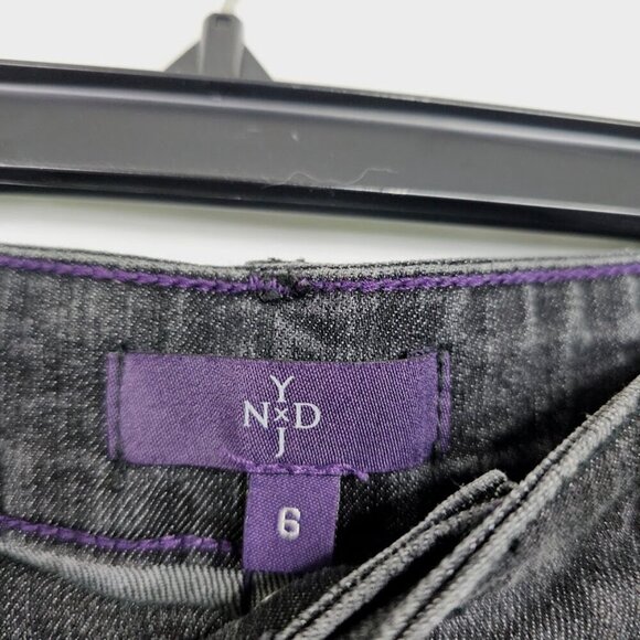 NYDJ Straight Leg Jeans Cuffed Pants BLACK Denim size 6 Mid Rise Preppy Classic - Picture 5 of 7